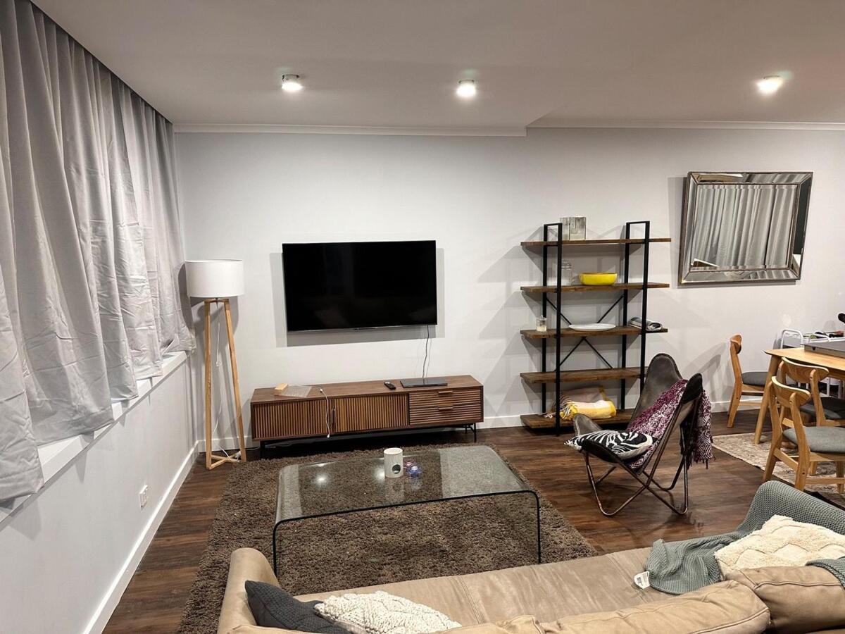 3 Bedroom City Apt, Big Yard & Park Views - Sleeps 7 Adelaide Exterior foto
