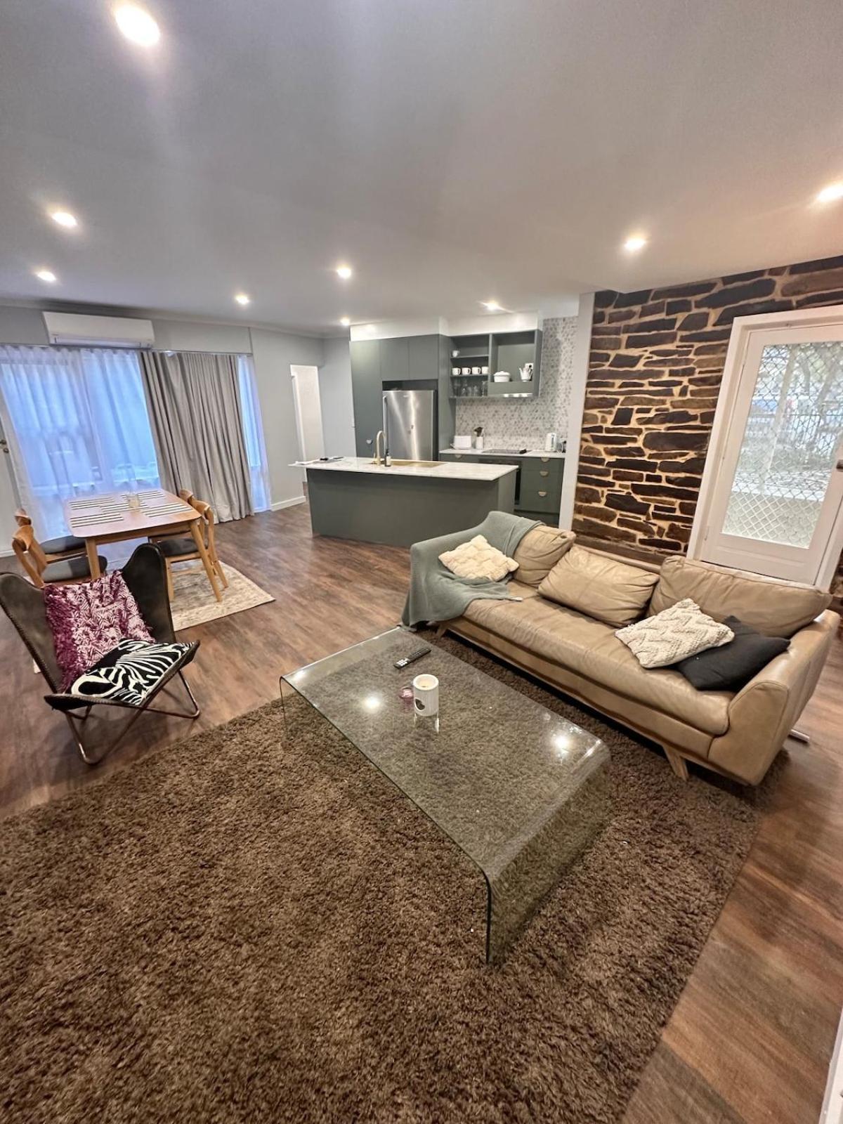 3 Bedroom City Apt, Big Yard & Park Views - Sleeps 7 Adelaide Exterior foto